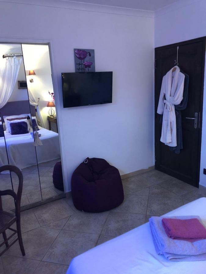 Le Mas De Baron Hotel Valergues Buitenkant foto